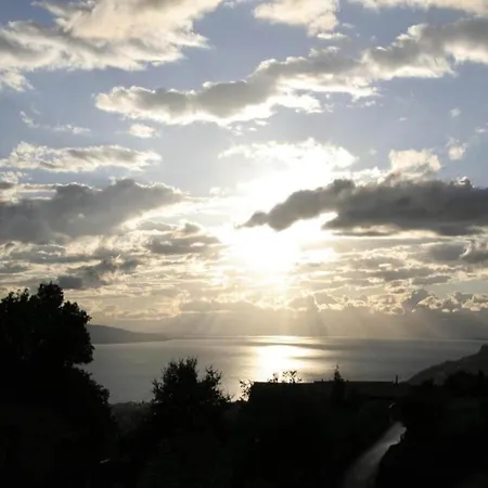 La Vigneronne, Tuin בית נופש Blonay