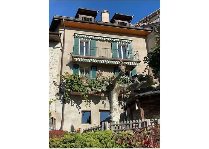 La Vigneronne, Tuin Hébergement de vacances